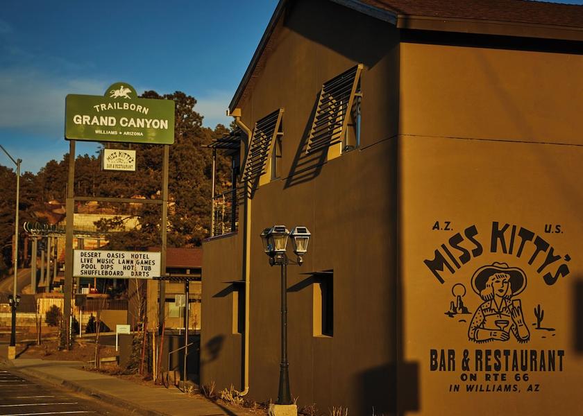 Arizona Williams Exterior