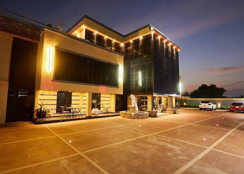 Accra Region Amasaman Front of property - evening/night