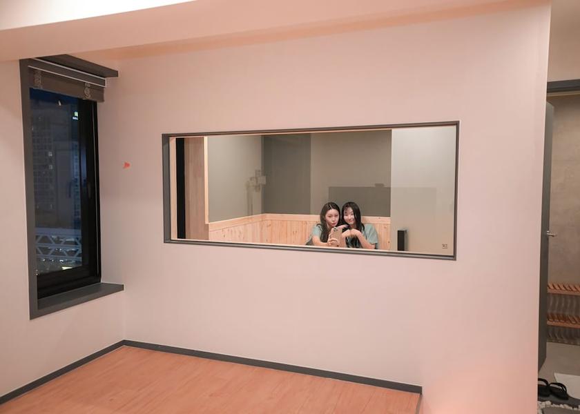  Gwangju Room