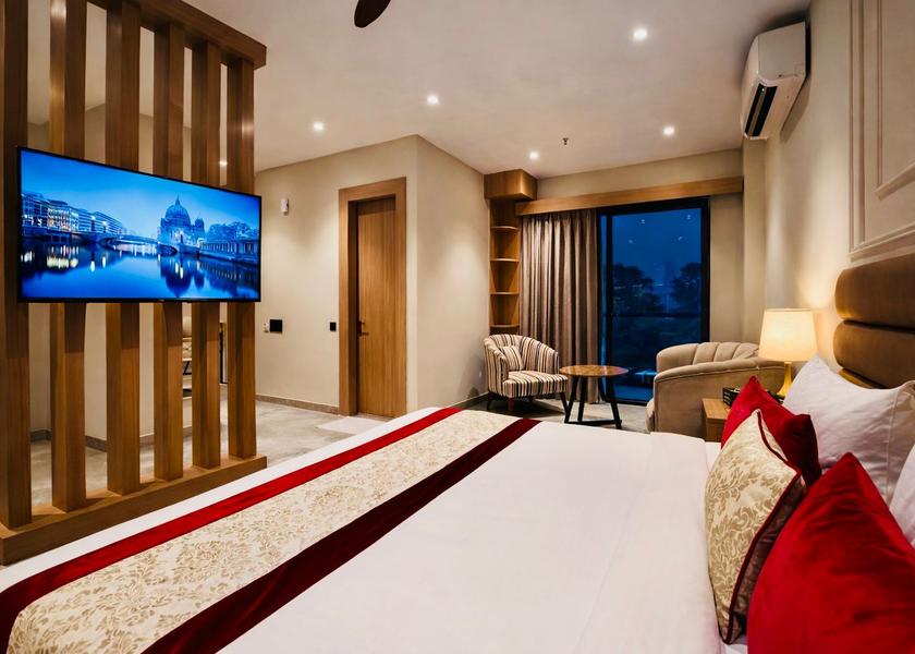 Uttar Pradesh Noida Executive Suite With Balcony
