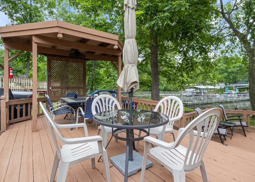 Missouri Sunrise Beach Outdoor dining