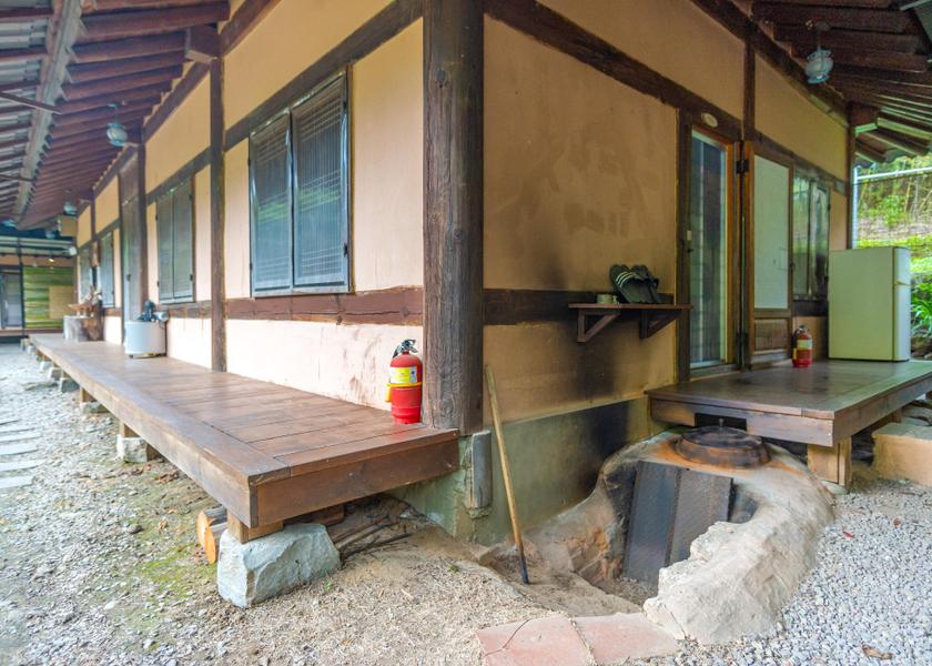 South Gyeongsang Hadong Hotel Exterior