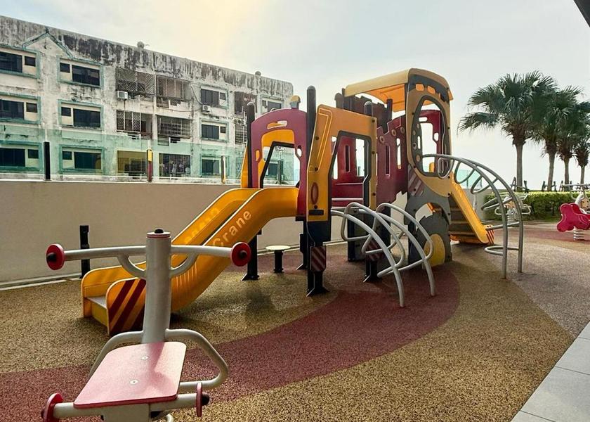 Negeri Sembilan Bahau Shared lounge/TV area