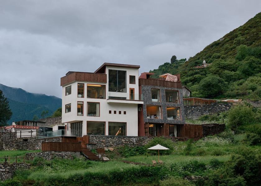 Sichuan Ngawa Autonomous Exterior view