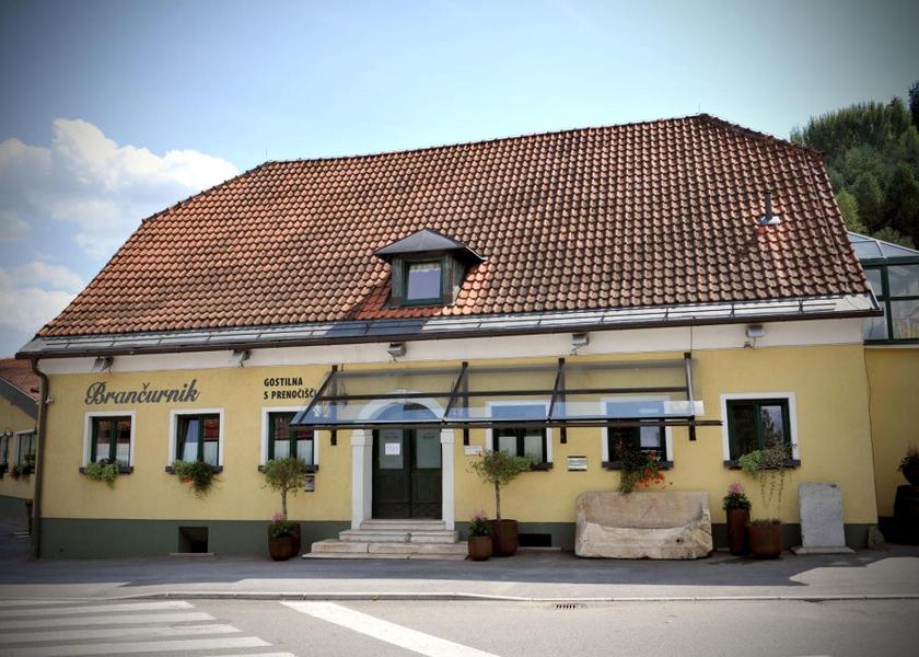  Prevalje Exterior view