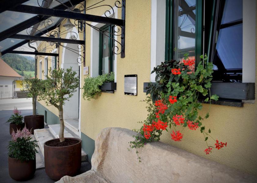  Prevalje Exterior view