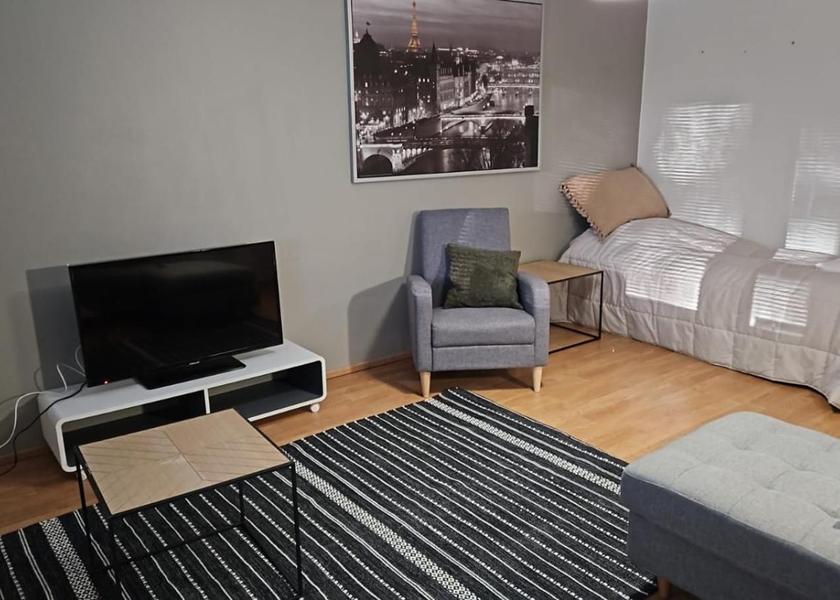 Shared lounge/TV area