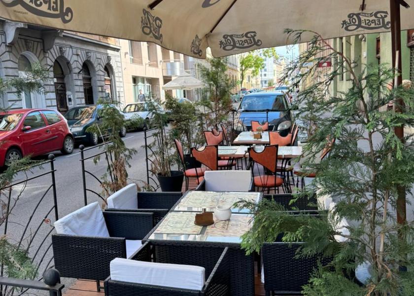 Budapest Restaurant