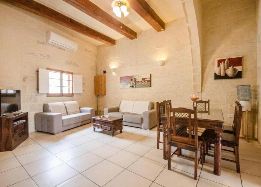 Shared lounge/TV area