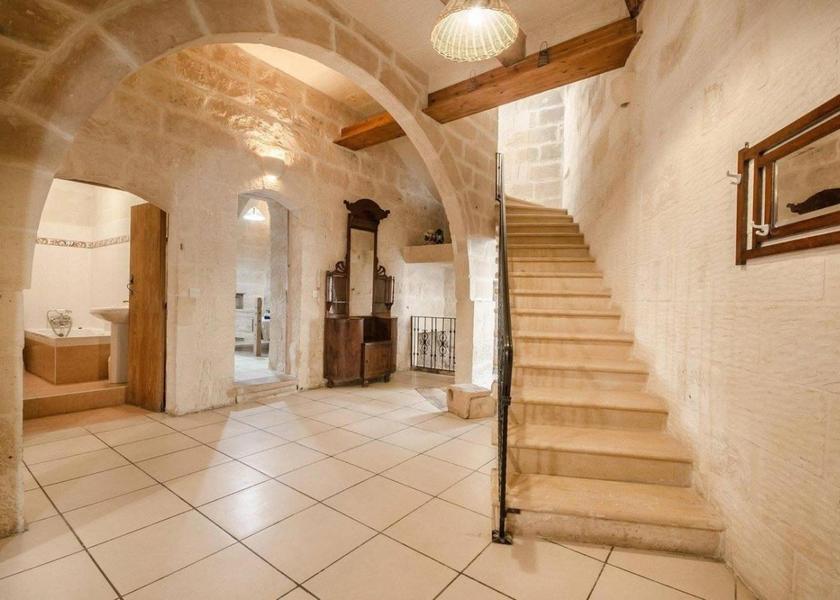 Shared lounge/TV area