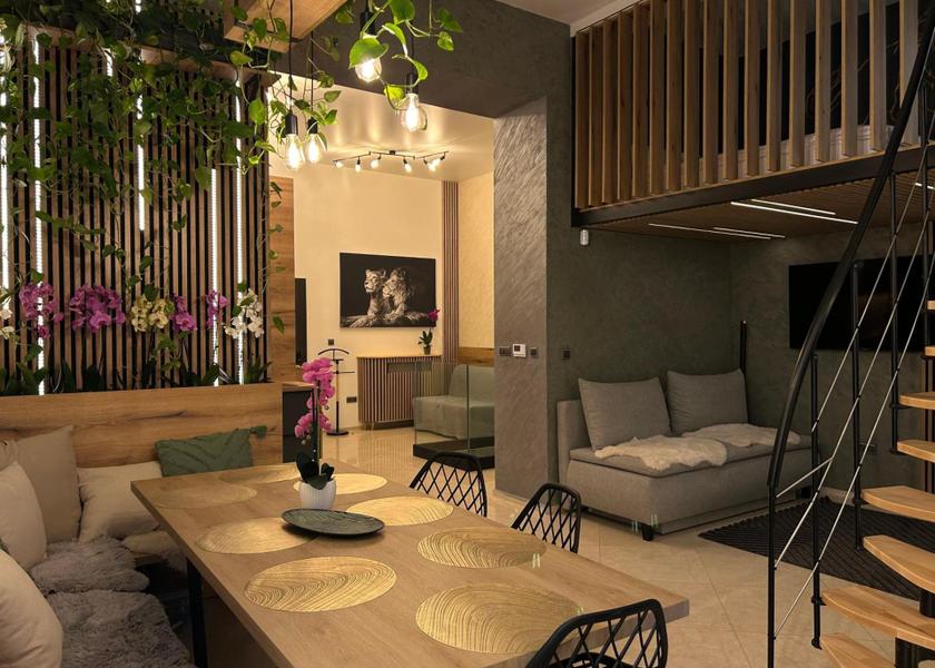 Shared lounge/TV area