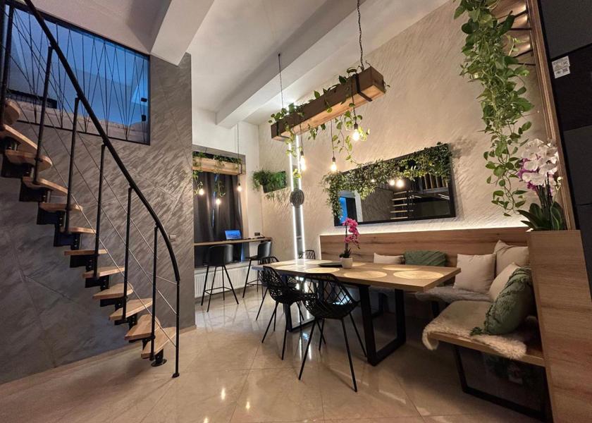 Shared lounge/TV area