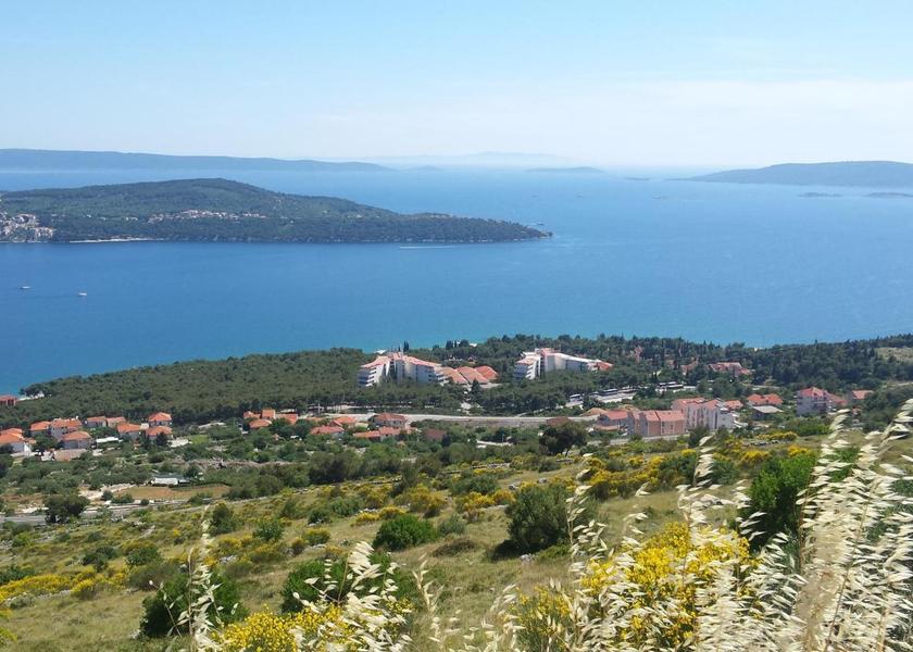 Split-Dalmatia Seget Surrounding environment