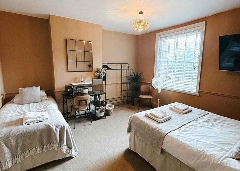 England Kettering Family Room with Private External Bathroom
