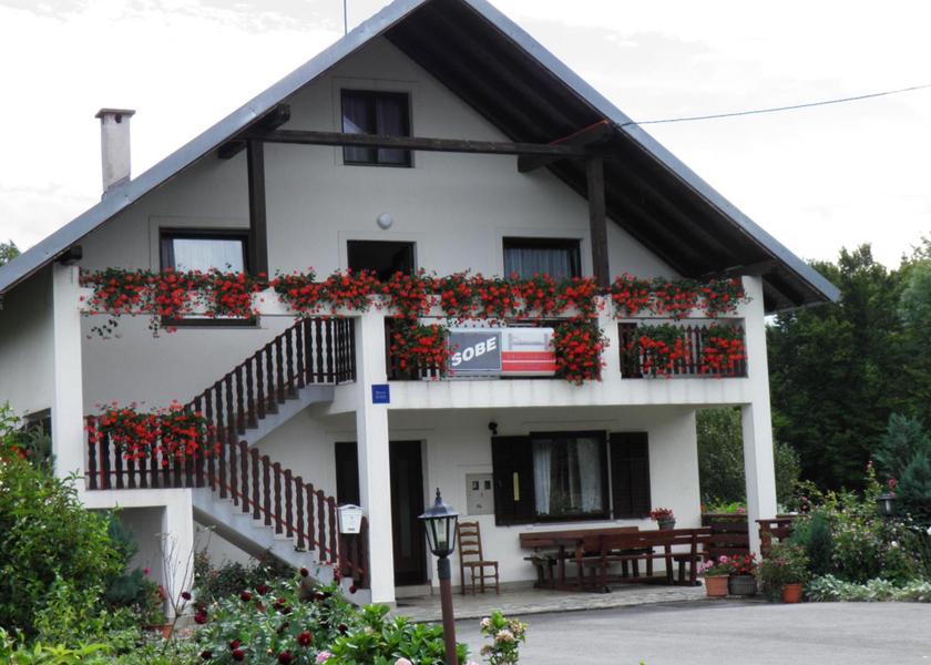 Karlovac Rakovica Entrance