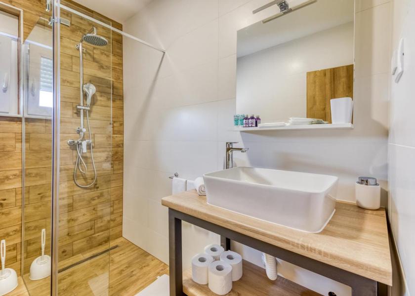 Karlovac Rakovica Apartment - Ground Floor