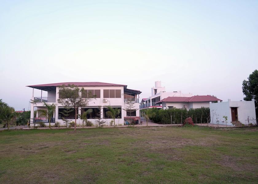 Maharashtra Bhiwapur Hotel Exterior