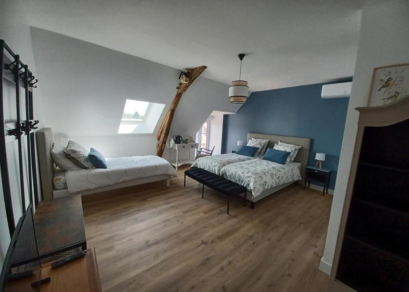Centre-Loire Valley Veuzain-sur-Loire Triple Room with Private Bathroom
