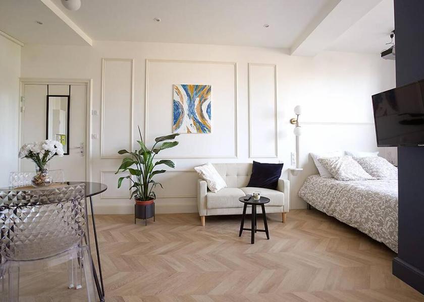 Grand Est Troyes Guestroom