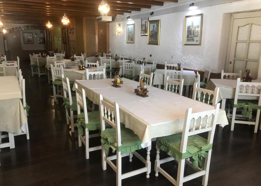 Andalusia Pinos Genil Food and beverages
