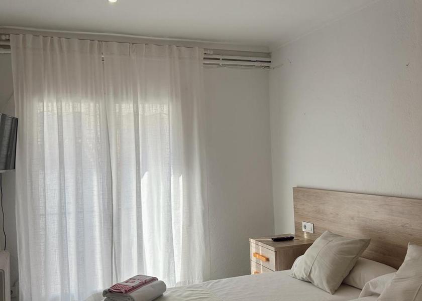 Catalonia Port de la Selva Queen Room with Shared Bathroom