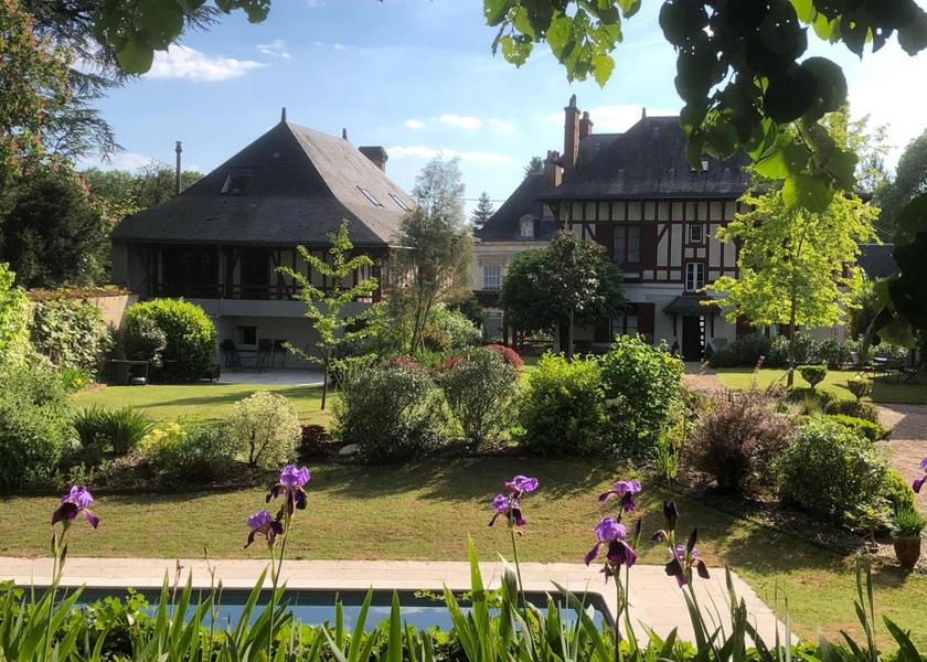Centre-Loire Valley Cour-Cheverny View