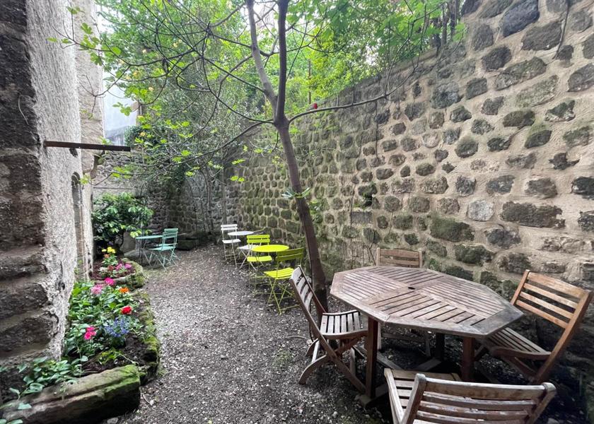 Auvergne-Rhône-Alpes Le Puy-en-Velay Garden