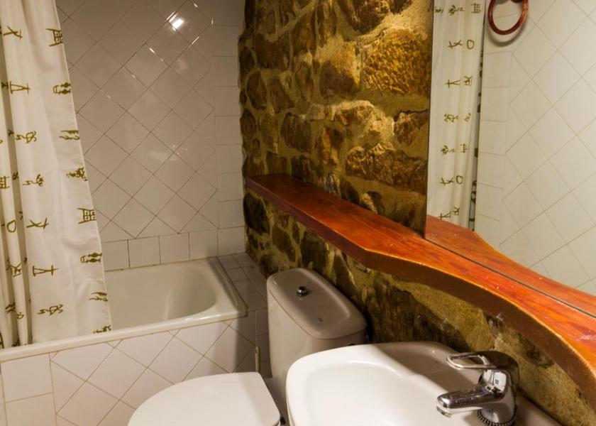 Castile and León Aguilar de Campoo Bathroom