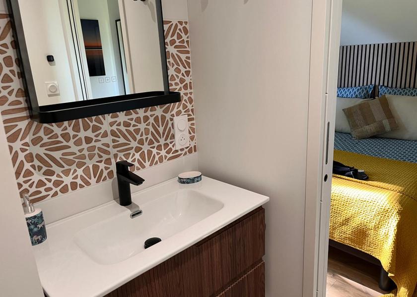 Normandy Bacilly Double Room with Private Bathroom