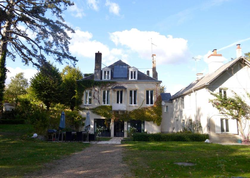 Centre-Loire Valley Saint-Jean-le-Blanc Exterior view