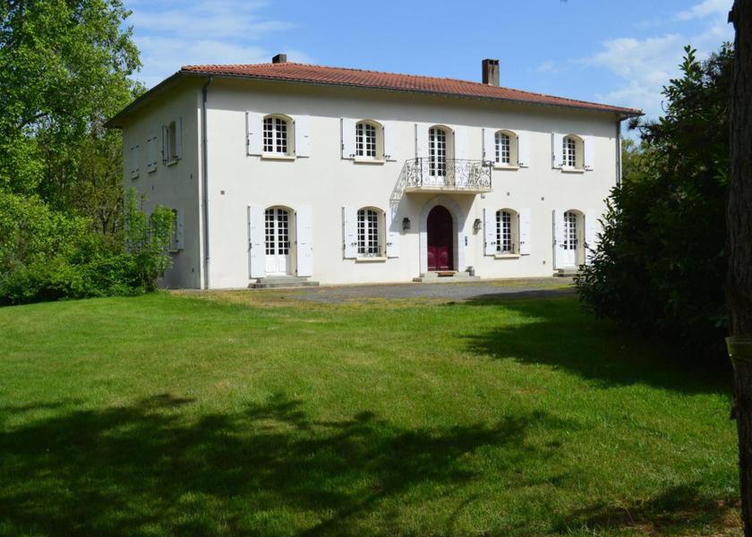Occitanie Arnaud-Guilhem Entrance
