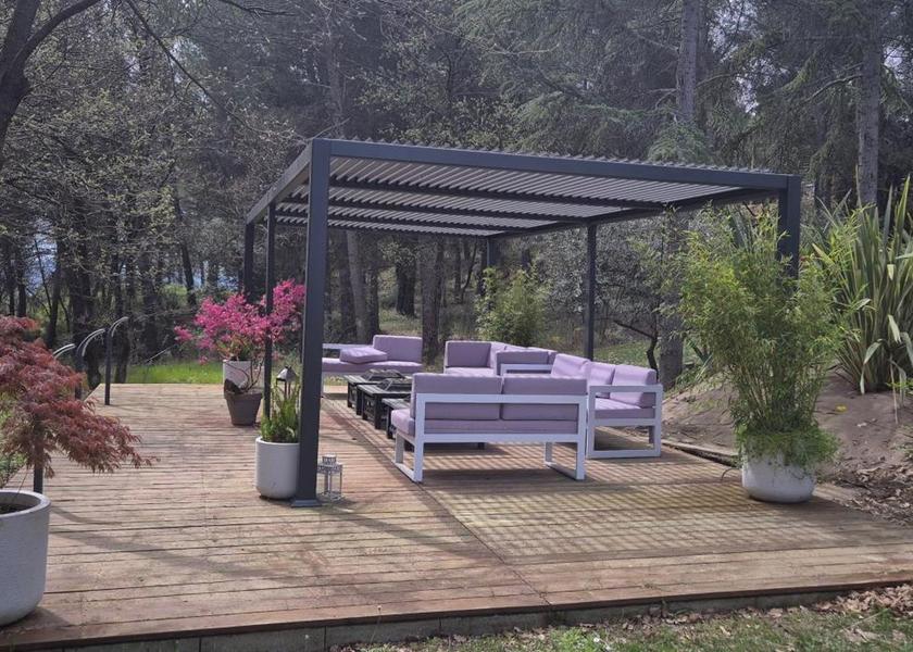 Provence-Alpes-Côte d'Azur Pertuis Facilities