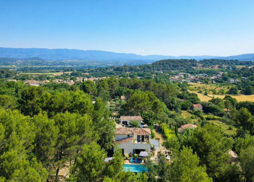 Provence-Alpes-Côte d'Azur Pertuis Exterior view