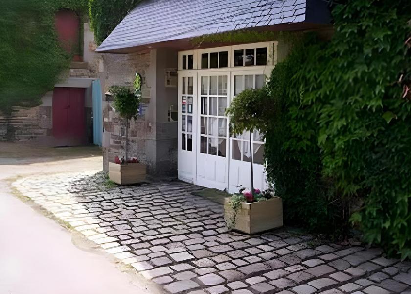 Brittany Mont-Dol Exterior view