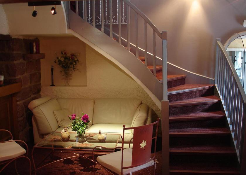 Shared lounge/TV area