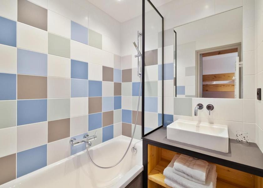 Provence-Alpes-Côte d'Azur Monetier-les-Bains Appart-hotel sous Velux 5/6 pers - Acces GRATUIT Spa 300m2