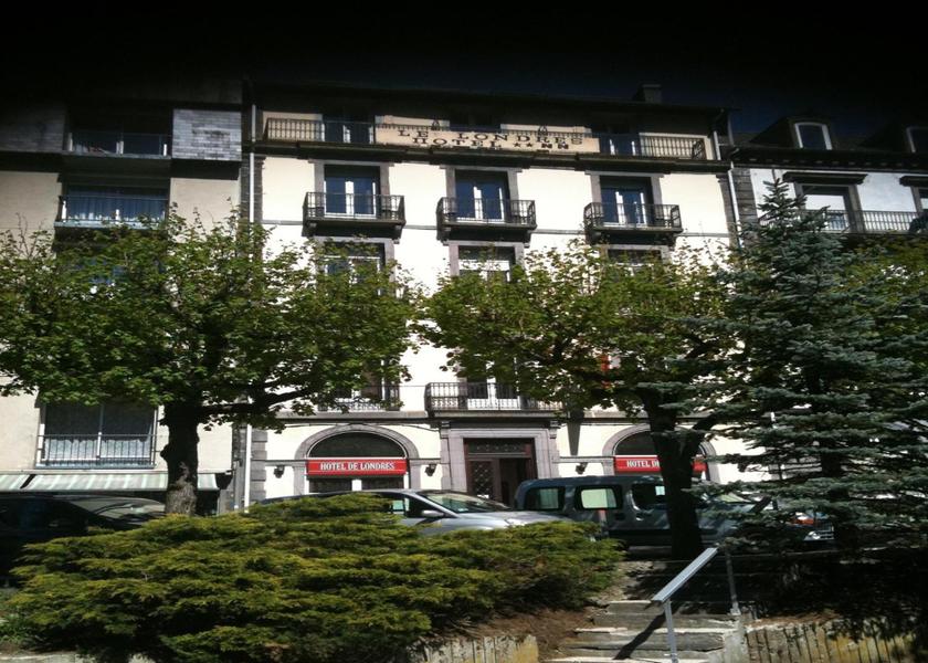Auvergne-Rhône-Alpes Mont-Dore Exterior view