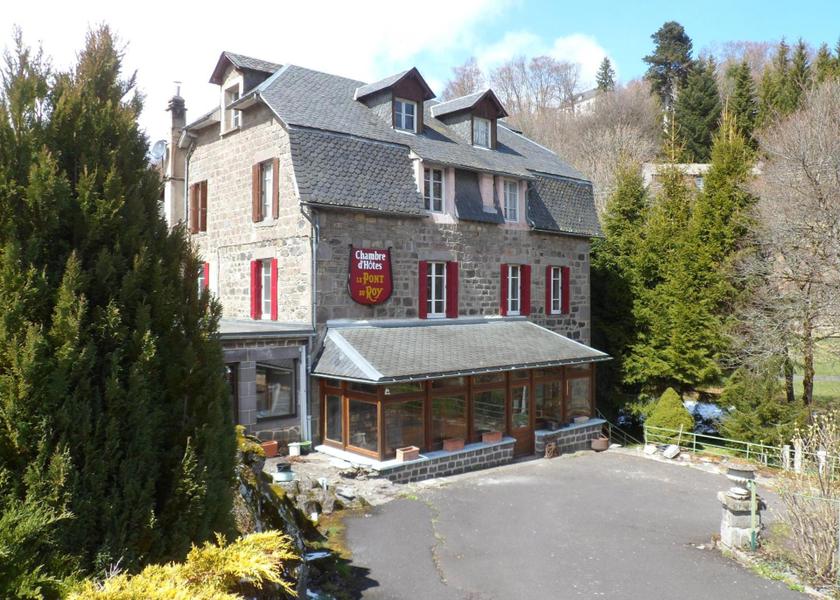 Auvergne-Rhône-Alpes Besse-et-Saint-Anastaise Exterior view