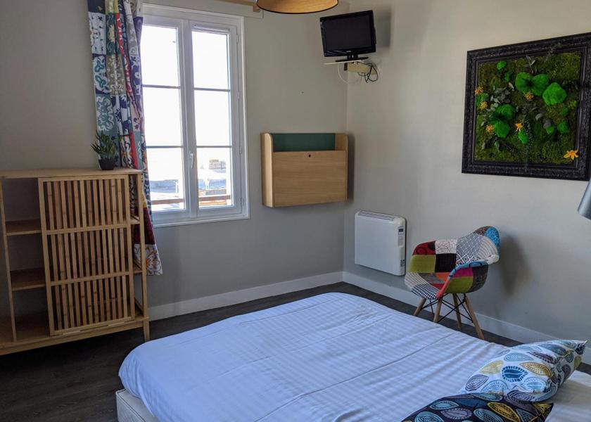 Normandy Etretat Guestroom
