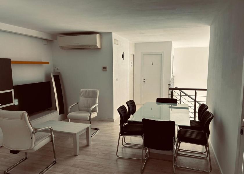 Valencian Community Manises Facilities