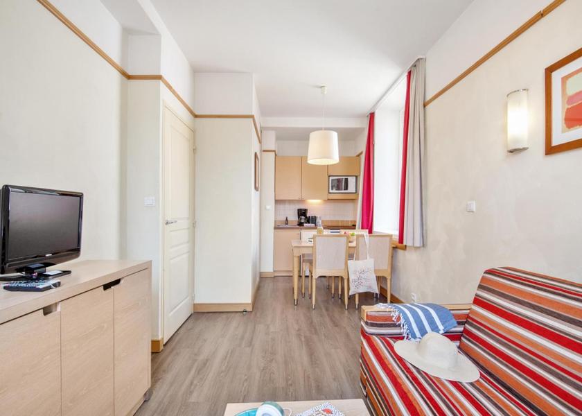 Centre-Loire Valley Loches One-Bedroom Apartment (4 people)