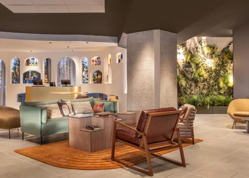 Grand Est Reims Lobby