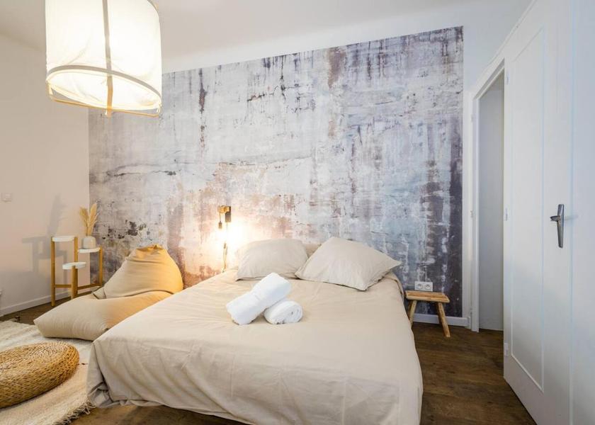 Pays de la Loire Cholet Double Room with Private Bathroom