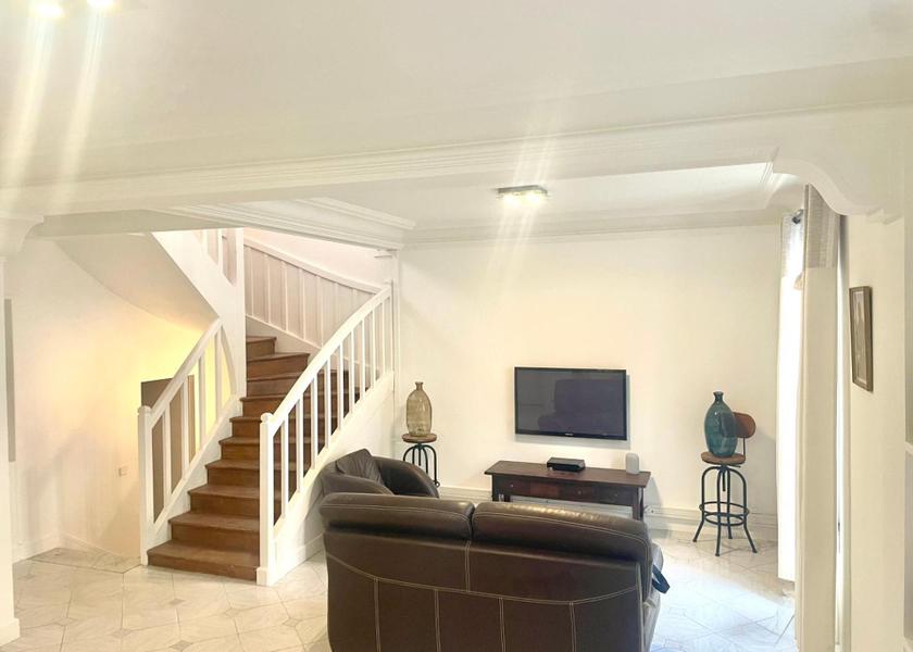 Shared lounge/TV area