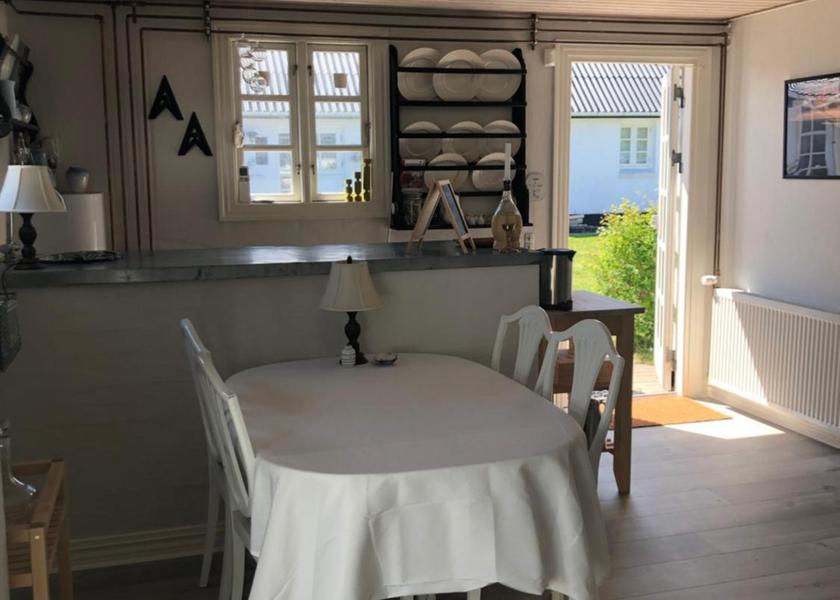 Shared lounge/TV area