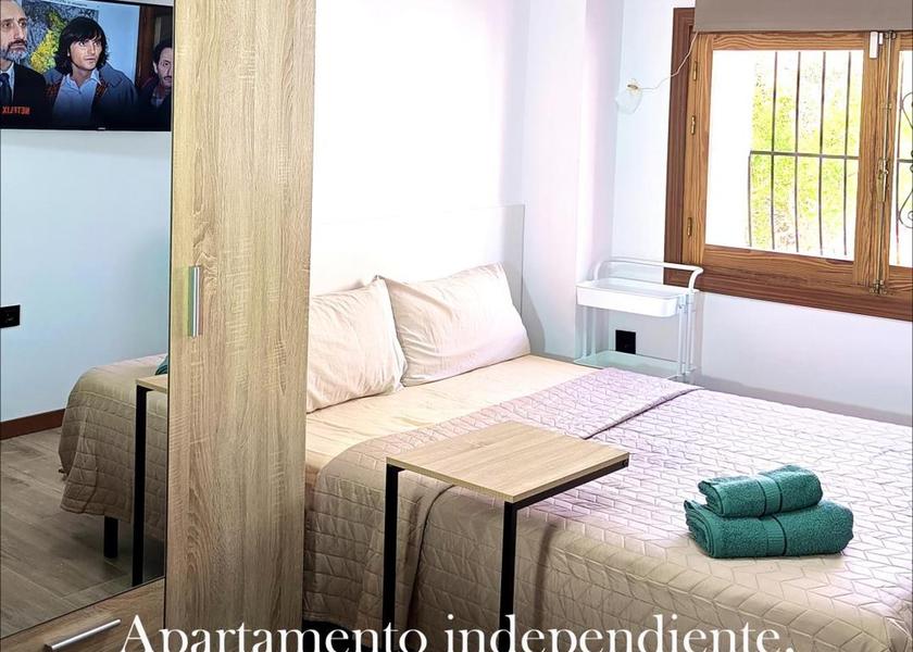 Shared lounge/TV area