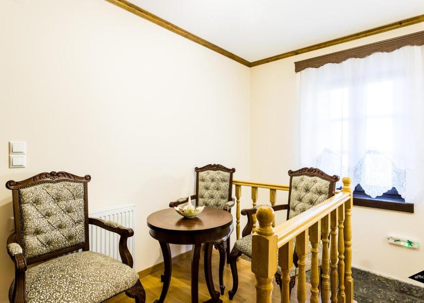 Shared lounge/TV area