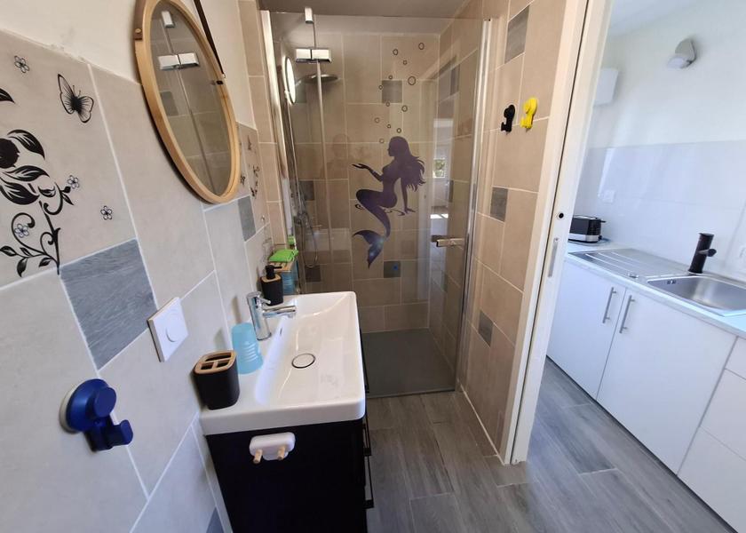 Brittany Saint-Quay-Portrieux Bathroom