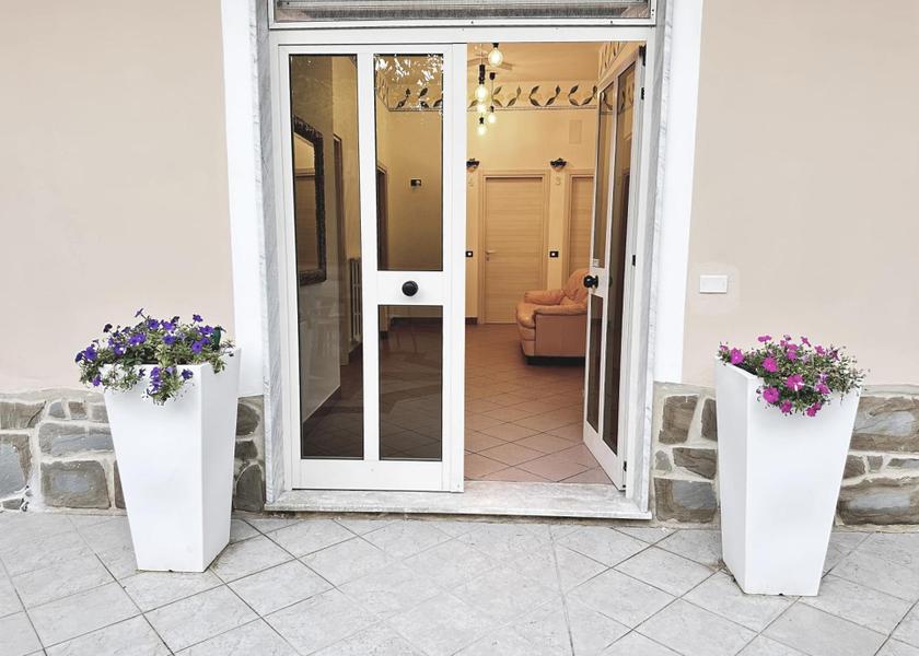 Campania Casal Velino Entrance