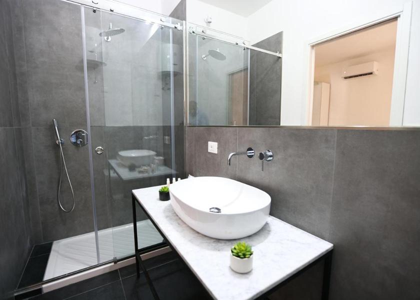 Sicily Altavilla Milicia Bathroom